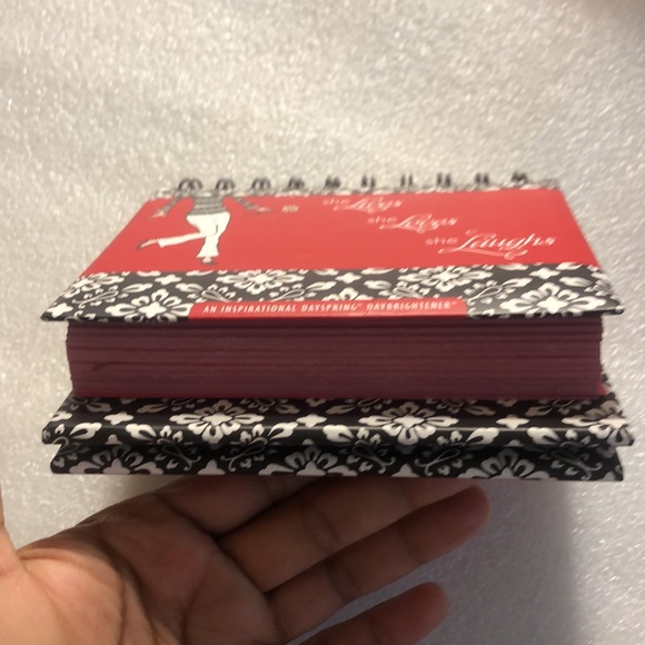 Table calendar “ She Lives, She Loves, She Laughs - Picture 5 of 12